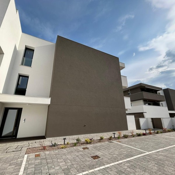 8520bbeb-7bf4-4b67-ad9a-adc6678b54e5